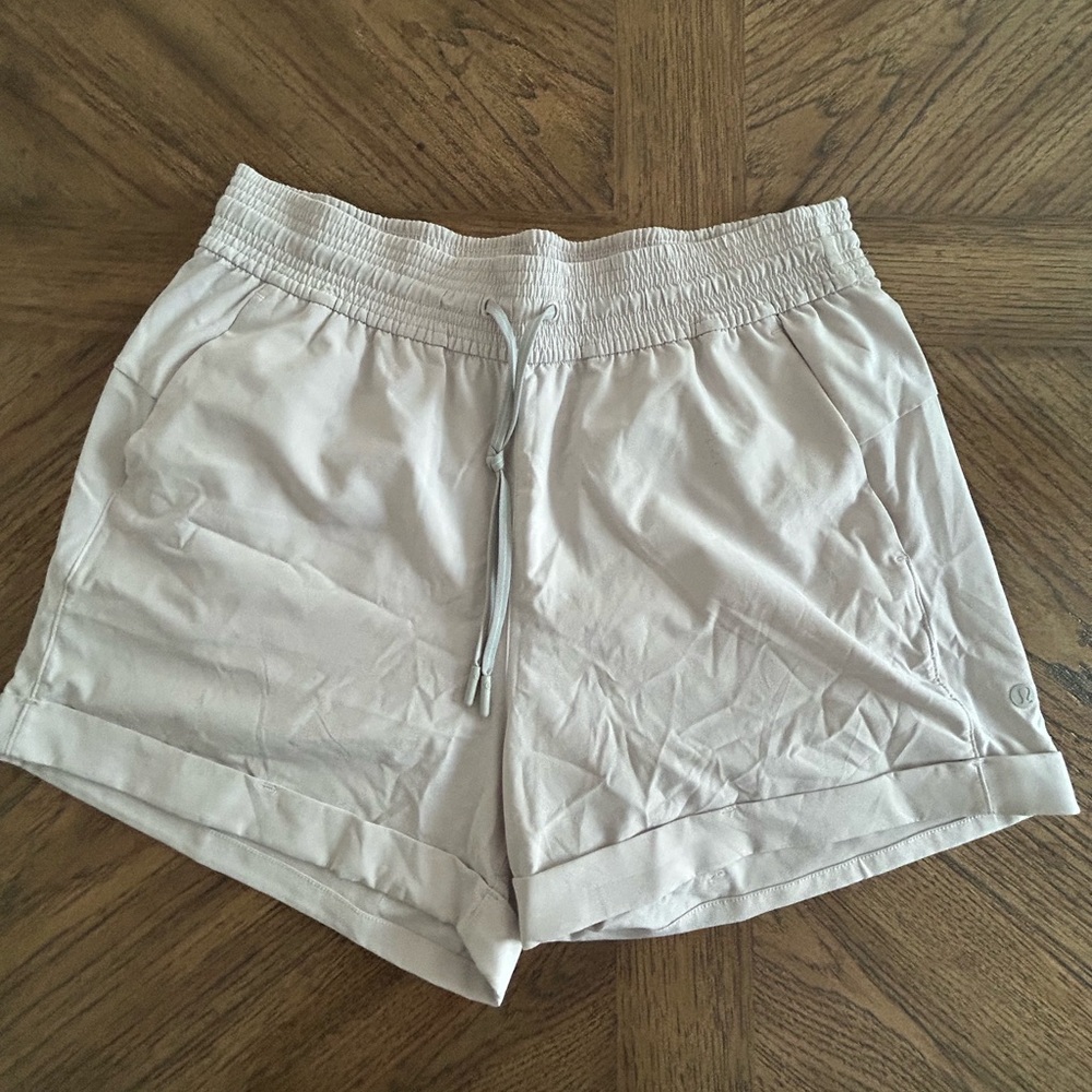 Women's Cream Shorts